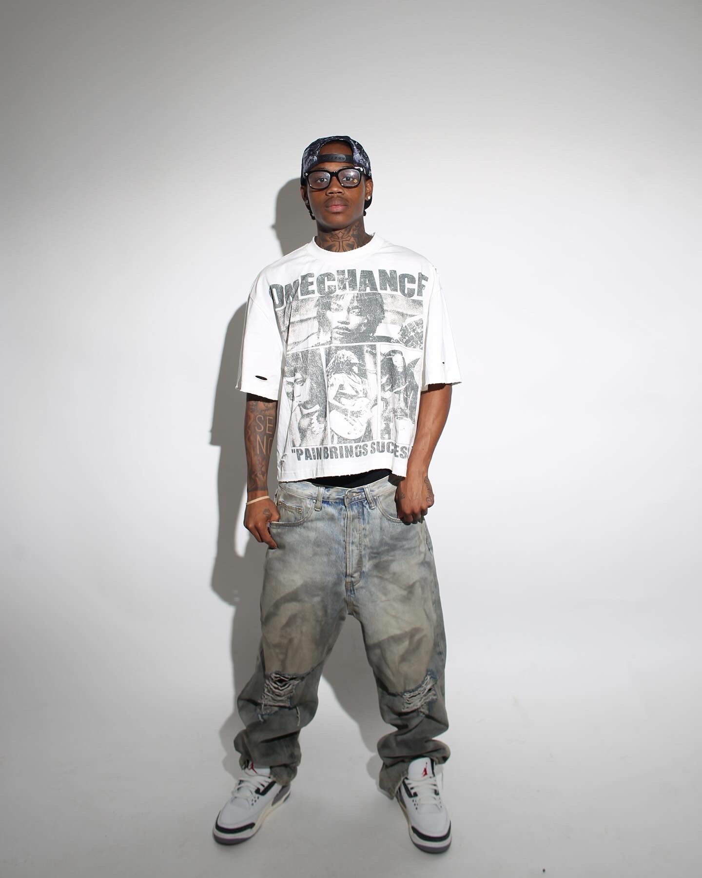 PAIN BRINGS SUCCESS WHITE TEE