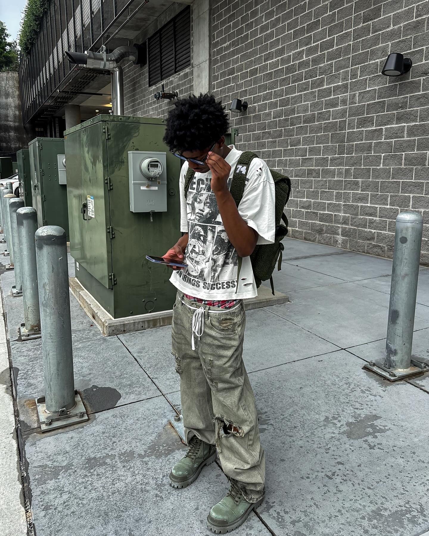 PAIN BRINGS SUCCESS WHITE TEE